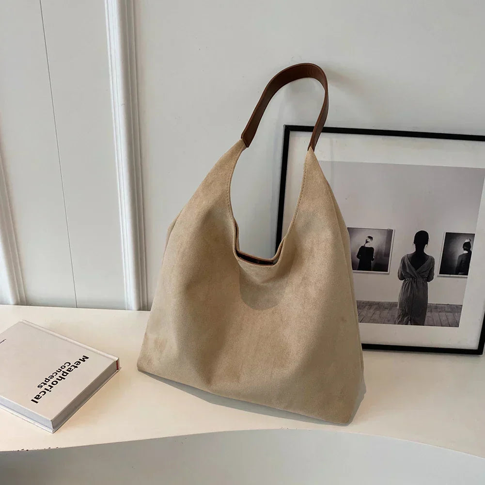 Savana - Minimalist Chic Tote Bag